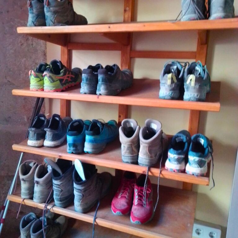 Botas albergue Hontanas