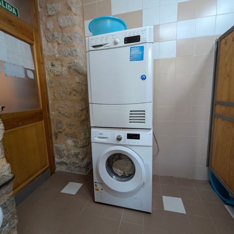 Lavadora y secadora albergue Hontanas