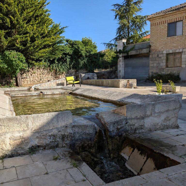 Zona cercana refresco albergue Hontanas
